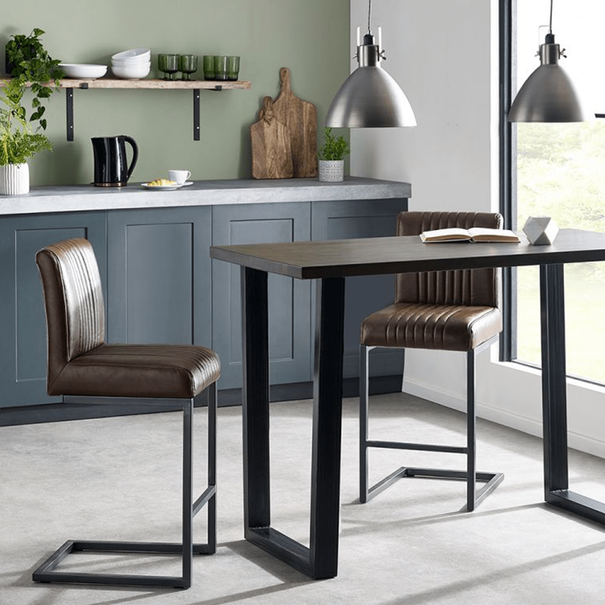 Madison Bar Table