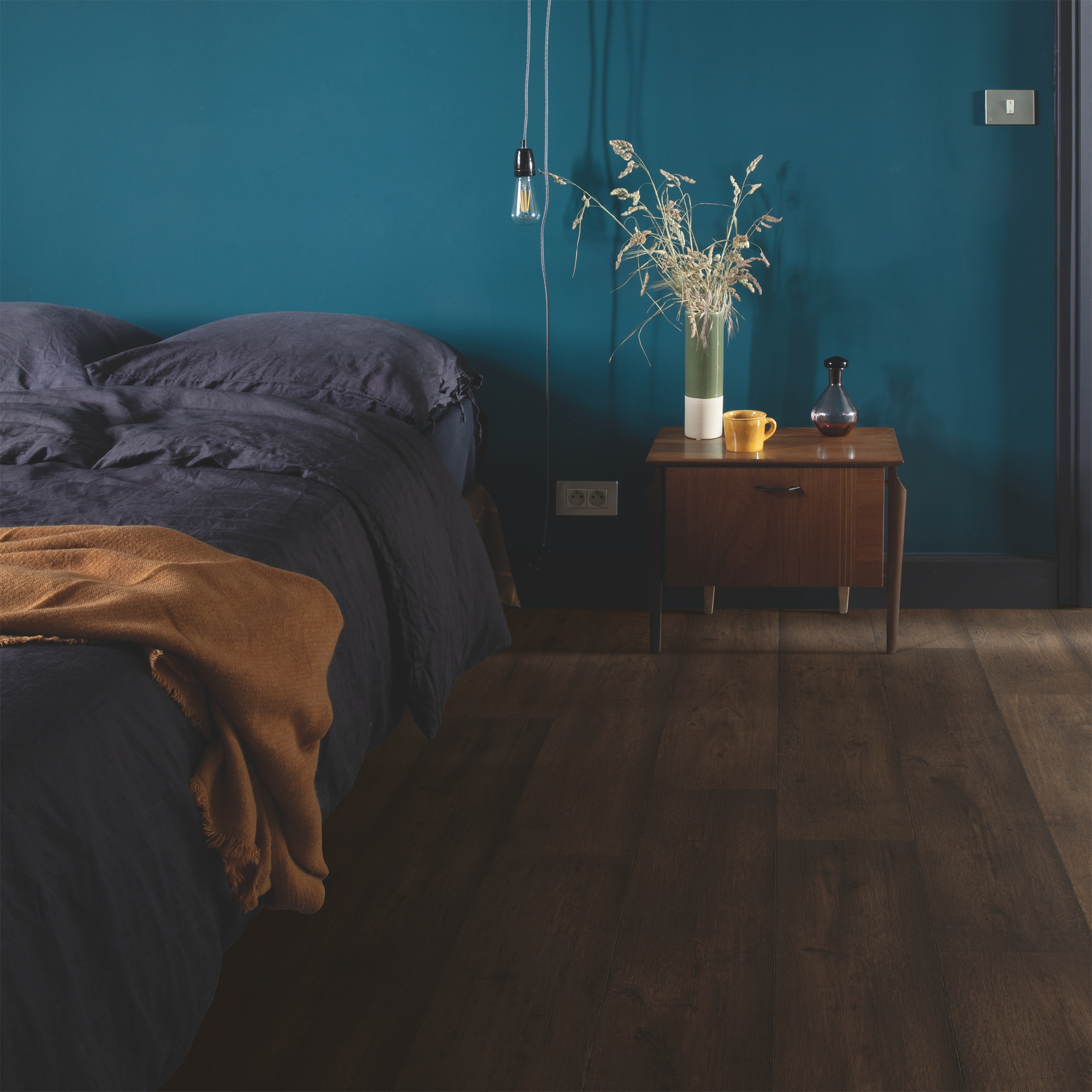 Capture - Waxed Oak Brown SIG4756 gallery image