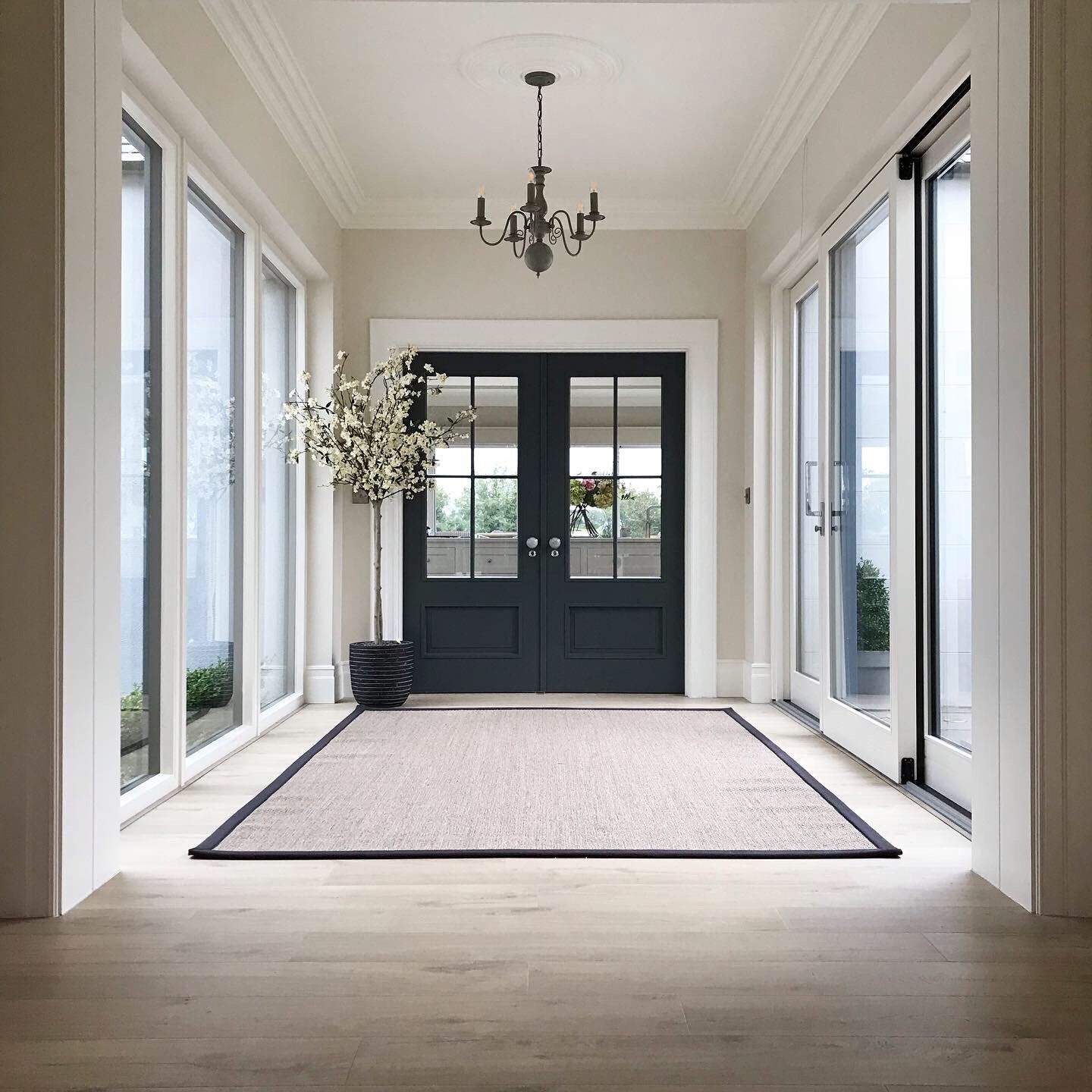 Enhance Your Home With These Hallway Runner Rug Ideas