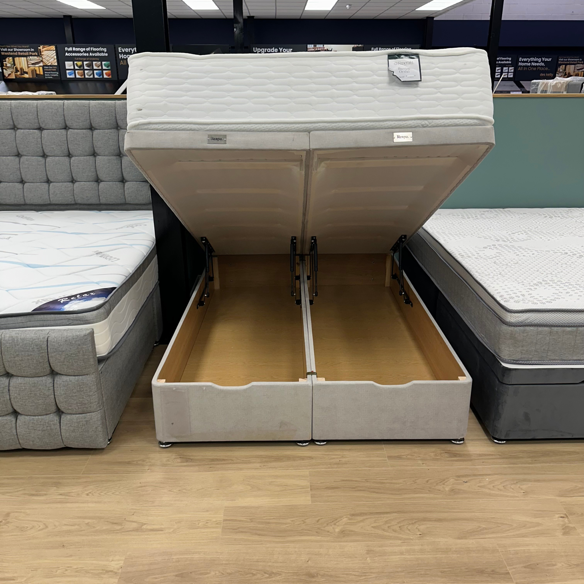 Graceland 4"6 Double Ottoman Bed Set