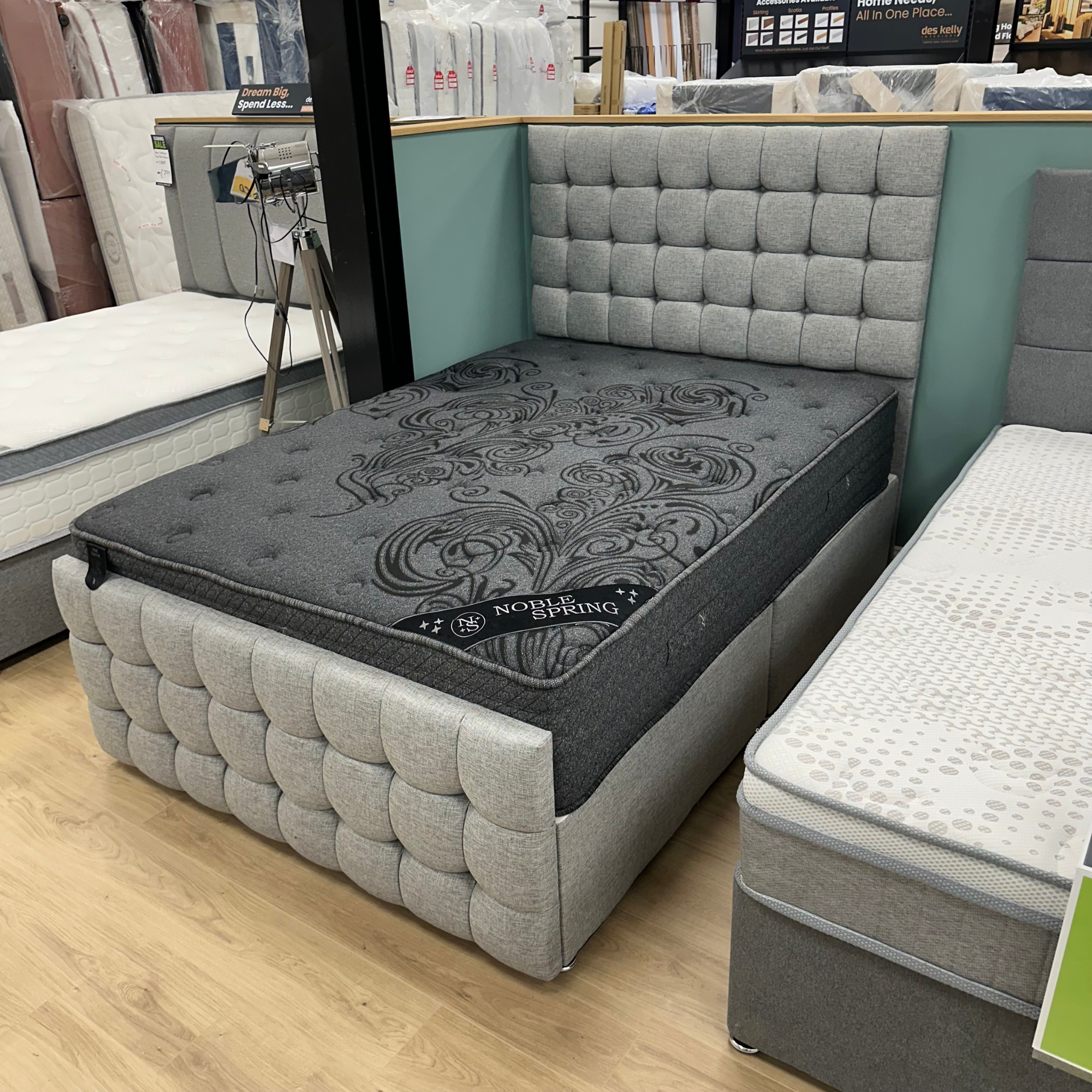 Savoy 4"6 Bed Set