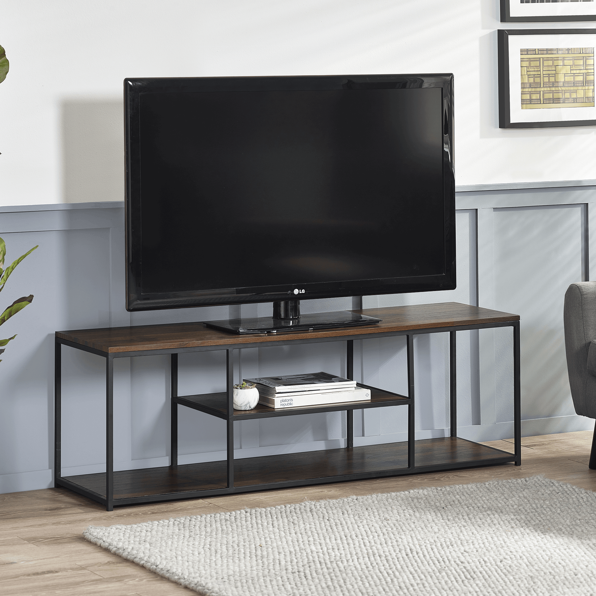 Hugo Tv Unit