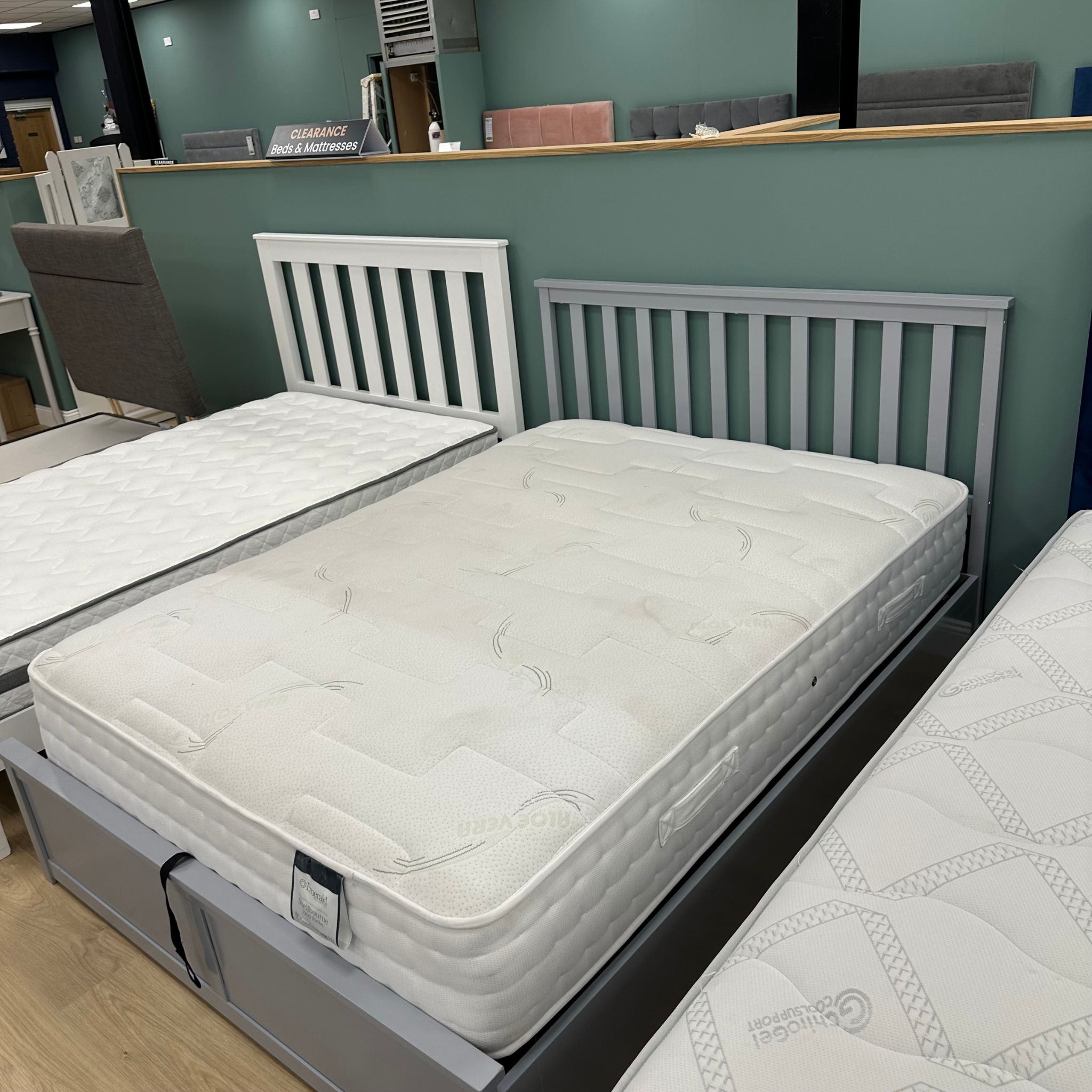 Tiffany 4"6 Ottoman Bed Set