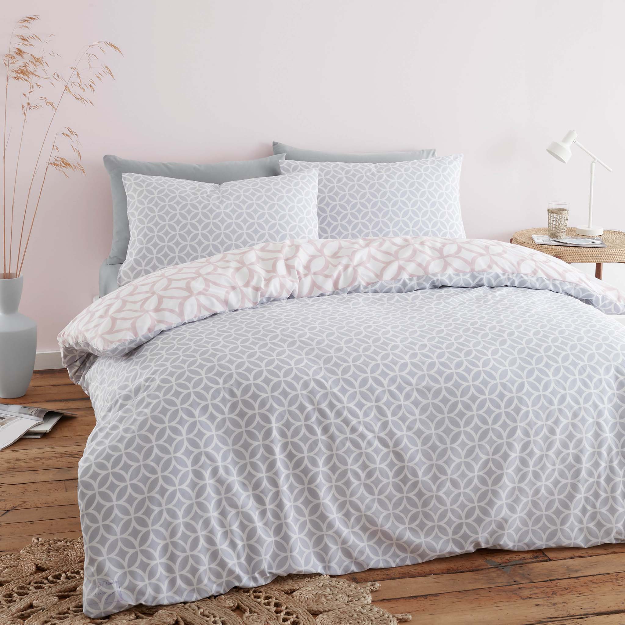 Geo Trellis Pink Duvet Set