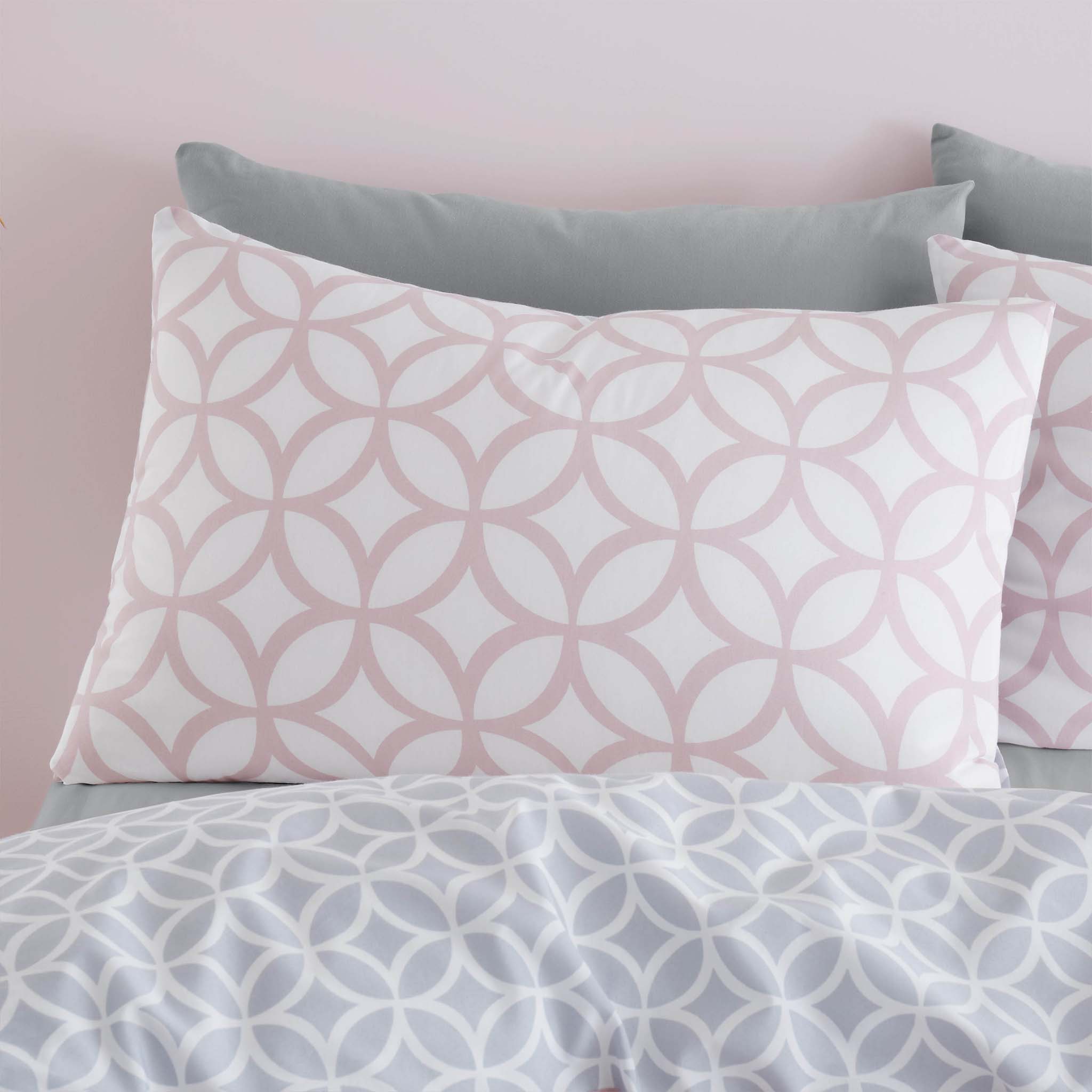 Geo Trellis Pink Duvet Set